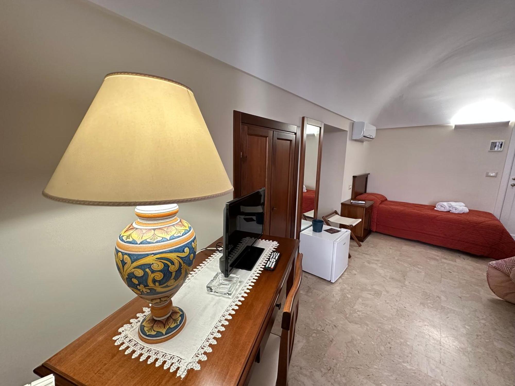 Historic B&B Apartments Home К'ярамонте-Гульфі Екстер'єр фото